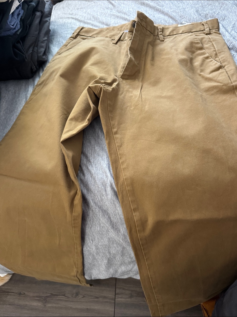 GAP Men's Chino Pants in Tan Brown